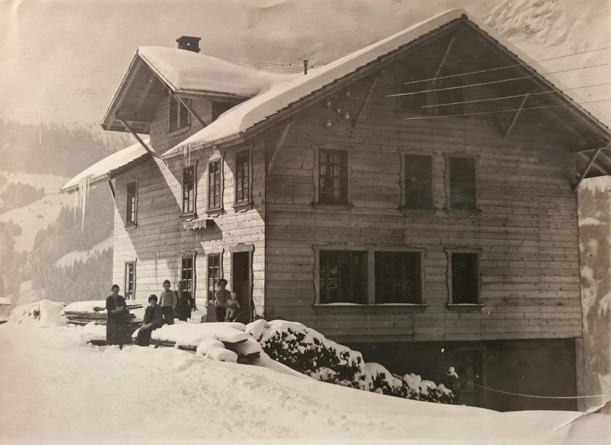 Traditional Chalet In Wengen - Top Floor Apartment Exterior photo